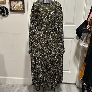 Elegant Green Floral Dress